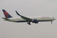 N194DN @ EHAM - Delta Airlines 767-300