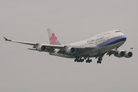 B-18208 @ EHAM - China Airlines 747-400