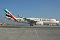 A6-EAN @ LOWW - Emirates Airbus 330-200 - by Dietmar Schreiber - VAP