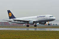 D-AIPZ @ LOWL - Lufthansa Airbus A320-211 landing on RWY08 in LOWL/LNZ - by Janos Palvoelgyi