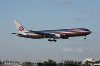 N384AA @ MIA - American 767