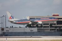 N840NN @ MIA - American 737 - by Florida Metal