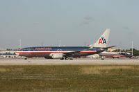 N860NN @ MIA - American 737 - by Florida Metal