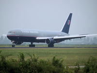 N659UA @ AMS - Landing on runway R18 of Amsterdam Airport - by Willem Goebel