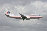 N819NN @ MIA - American 737 landing on 9 - by Florida Metal