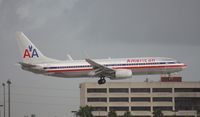 N864NN @ MIA - American 737 landing on 8L - by Florida Metal