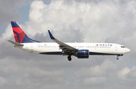N3737C @ MIA - Delta 737 landing Runway 9 - by Florida Metal