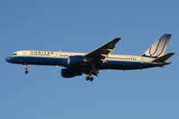 N564UA @ LAS - United Airlines N564UA (FLT UAL363) from Denver Int'l (KDEN) on short final to RWY 25L. - by Dean Heald