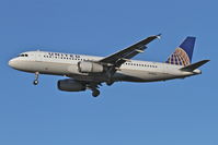 N458UA @ KORD - United Airlines Airbus A320-232, UAL478 arriving from KLAX, RWY 28 approach KORD. - by Mark Kalfas