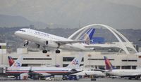 N826UA @ KLAX - Departing LAX - by Todd Royer