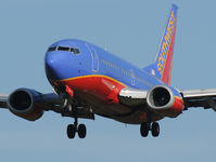 N508SW @ KBWI - Southwest 737 over the fence - by Kenny Ganz