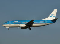 PH-BTH @ EHAM - Landing on runway C18 of Schiphol Airport ( 2e aircraft has new colours) - by Willem Göebel