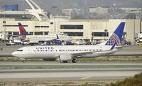 N77525 @ KLAX - Just arrived at LAX on 25L - by Todd Royer