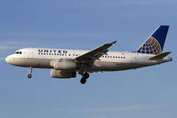N847UA @ LAX - United Airlines N847UA (FLT UAL798) from Los Cabos Int'l (MMSD/SJD) on short final to RWY 25L. - by Dean Heald