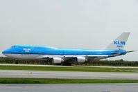 PH-BFY @ BKK - K.L.M.  Asia  -  No Royal Crown markings.   Aircraft named  Johannesburg - by Jean M Braun