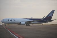 CC-CZZ @ EHAM - Taxiing to parkingplace - by ghans