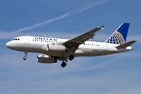 N821UA @ LAX - United Airlines N821UA (FLT UAL384) from Chicago O'Hare Int'l (KORD) on short final to RWY 25L. - by Dean Heald