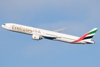 A6-EGM @ LOWW - Emirates 777-300 - by Andy Graf-VAP