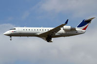 N405SW @ LAX - SkyWest Airlines N405SW (FLT SKW5517) from Tucson Int'l (KTUS) on short final to RWY 25L. - by Dean Heald