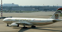 A6-AFC @ EDDL - Ethihad Airways, is taxiing to the gate at Düsseldorf Int´l (EDDL) - by A. Gendorf