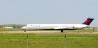 N982DL @ KMEM - N982DL a.k.a Delta #2275 roaring from runway 36L of MEM heading North to MSP - by Troy Raiteri