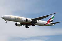 A6-ECN @ LOWW - Emirates - by Loetsch Andreas