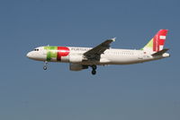 CS-TNU @ EBBR - Flight TP606 is descending to RWY 25L - by Daniel Vanderauwera
