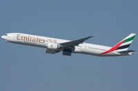 A6-ECV @ LOWW - Emirates - by Thomas Posch - VAP