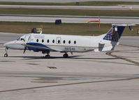 N81546 @ FLL - Taxi to the runway of FLL Airport - by Willem Göebel