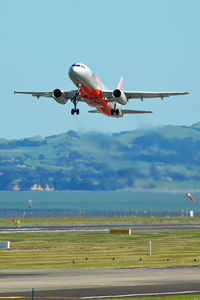 VH-VQE @ NZAA - At Auckland - by Micha Lueck