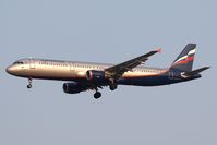 VQ-BHK @ LOWW - Aeroflot A321 - by Andy Graf-VAP