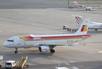 EC-HTA @ LOWW - Iberia Airbus A320 - by Thomas Ranner