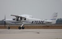 N7032E @ SEF - Cessna 162