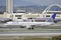 N507UA @ KLAX - Taxiing to gate at LAX - by Todd Royer