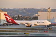 VH-OEH @ KLAX - Taxiing to gate at LAX - by Todd Royer