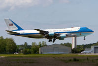 92-9000 @ PHF - SAM 29000 landing RWY 7, practicing touch-'n-go's. - by Dean Heald