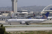 N501UA @ KLAX - Taxiing to gate at LAX - by Todd Royer