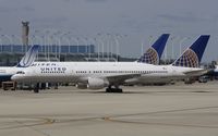 N501UA @ KORD - Boeing 757-200