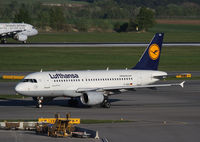 D-AIBA @ LOWW - Lufthansa Airbus A319 - by Thomas Ranner