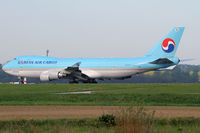 HL7603 @ VIE - Korean Air Cargo - by Joker767