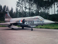 D-8084 - Photograph by Edwin van Opstal with permission. Scanned from a color slide. - by red750