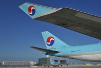 HL7439 @ LOWW - Korean Air Boeing 747-400 - by Dietmar Schreiber - VAP