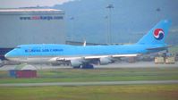 HL7483 @ KUL - Korean Air Cargo - by tukun59@AbahAtok