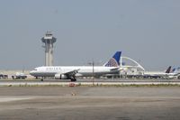 N424UA @ KLAX - Rollout 25L - by Nick Taylor