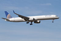 N57855 @ KORD - United Airlines Boeing 757-324, UAL1687 arriving from Las Vegas/KLAS, RWY 14R approach KORD. - by Mark Kalfas