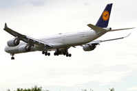 D-AIHU @ KORD - Lufthansa Airbus 340-642, DLH434 arriving from Munich Int'l /EDDM, RWY 28 approach KORD. - by Mark Kalfas