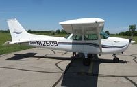 N12509 @ ETH - Cessna 172M Skyhawk on the ramp in Wheaton, MN. - by Kreg Anderson