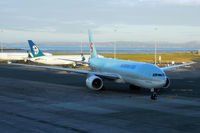 HL7766 @ NZAA - I love the almost 90 degree nose gear - by Micha Lueck