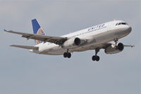 N467UA @ KORD - United Airlines Airbus A320-232, UAL621 arriving from KDCA, RWY 14R approach KORD. - by Mark Kalfas