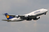 D-ABTF @ FRA - Lufthansa - by Chris Jilli